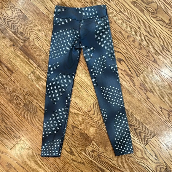 Girl’s Dri-Fit Nike One Leggings/Training Pants. Size Large. Like New Condition. - Picture 7 of 9